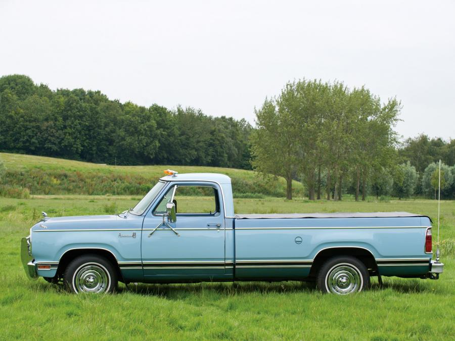  Dodge D150 Adventurer SE 1977 года  (фото 11 из 16)